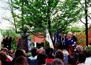 Image description is not available for 2000.040